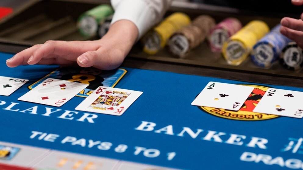 Como jugar al baccarat y ganar: cinco consejos infalibles